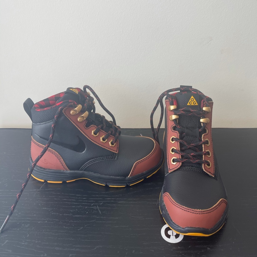 Nike ACG Boots